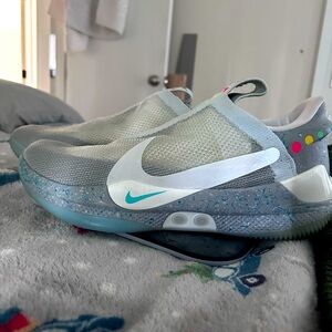 Nike Adapt